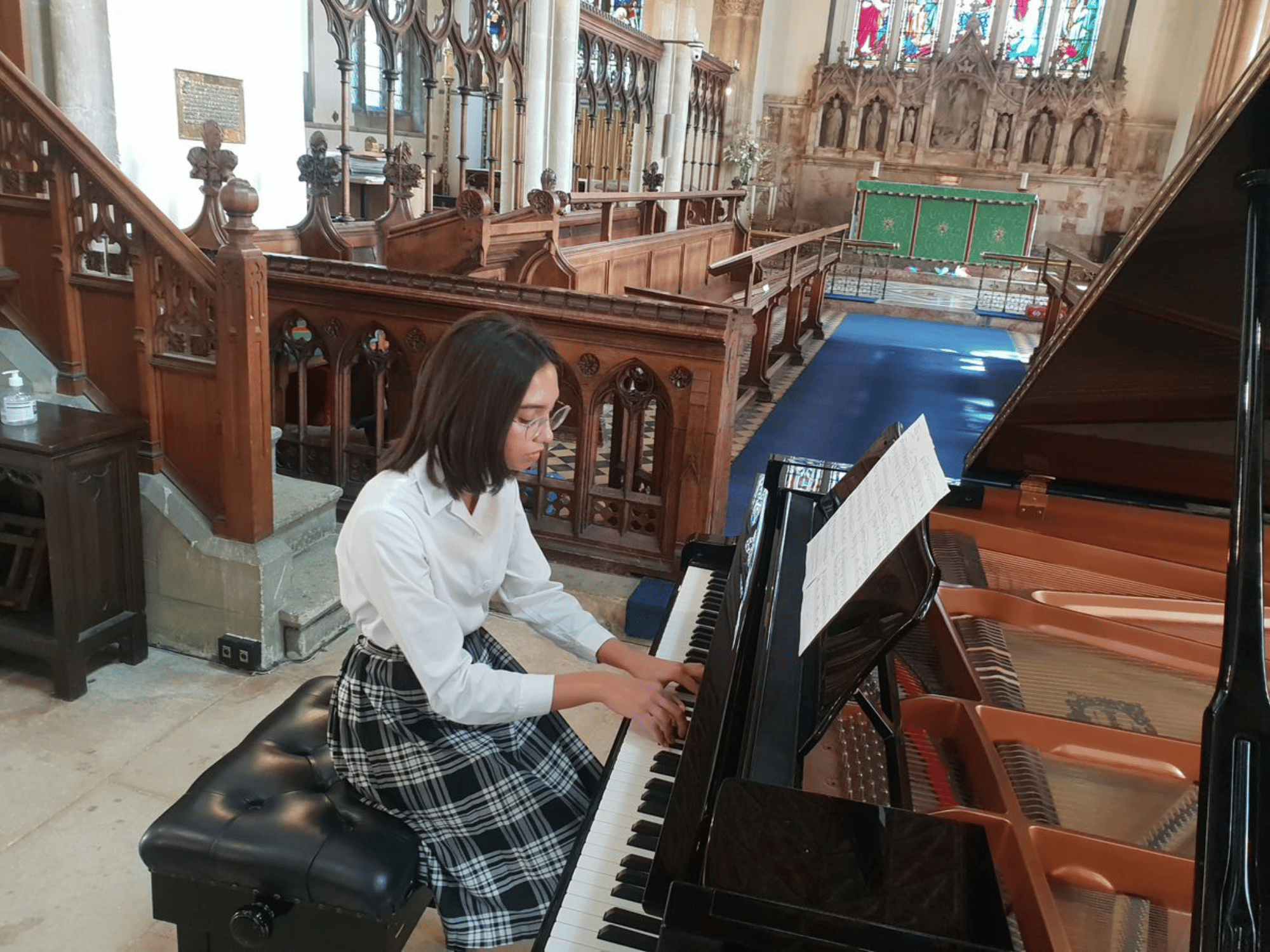 Oakham student plays the piano