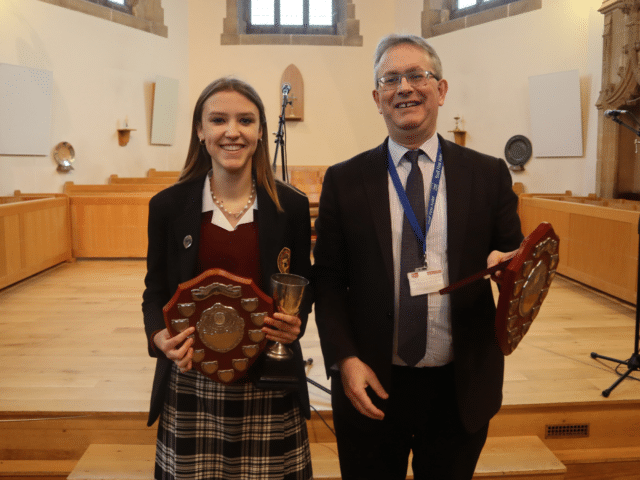 Music - Singing comp winners - Buchs