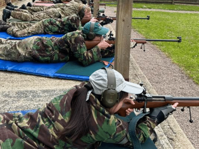 Pupils training shooting